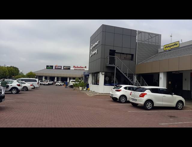 1,000M² OFFICE TO LET IN BRYANSTON